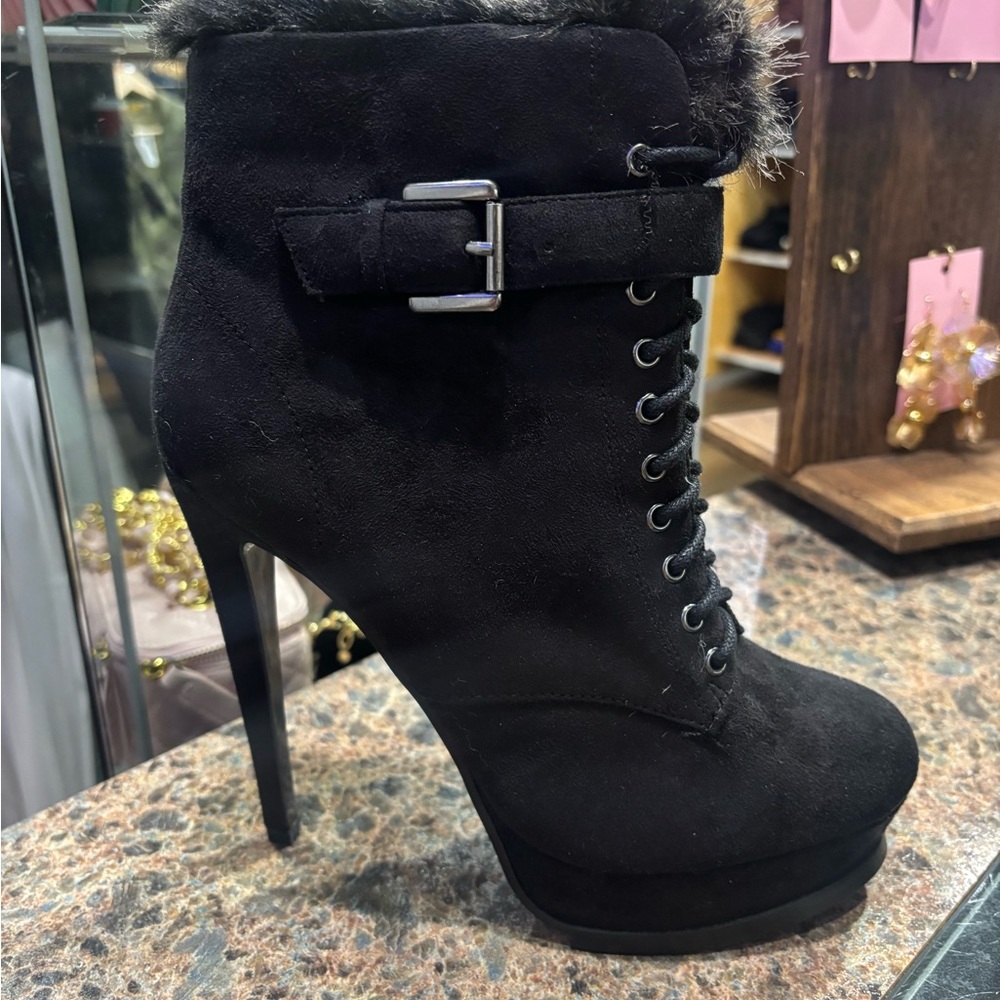Luichiny Black Heeled Boots with Buckle Detail